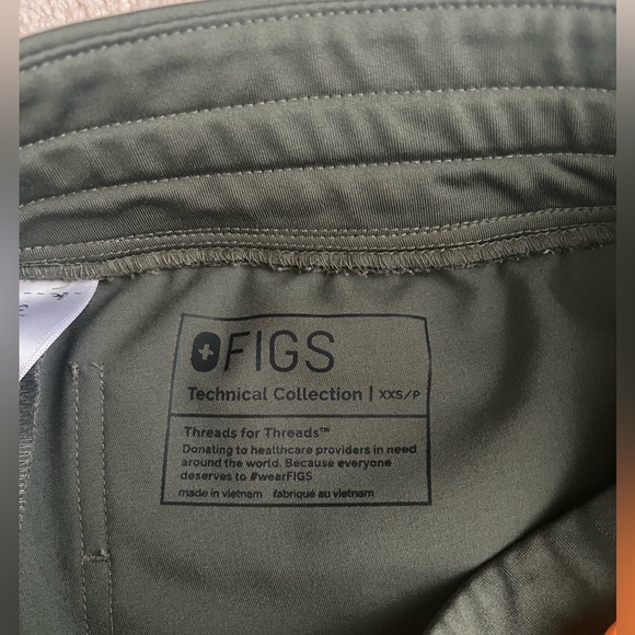 2 FIGS scrub sets CHARCOAL and MOSS XXS - Picture 14 of 15